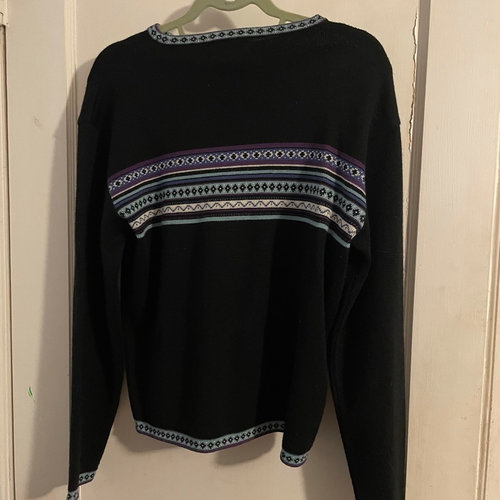 Patterned Sweater 💜💙🤍 - Picture 2 of 3